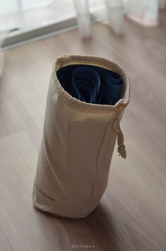 Lotus Fitness旅行瑜珈墊舖巾開箱評測 摺疊後可裝入束口袋